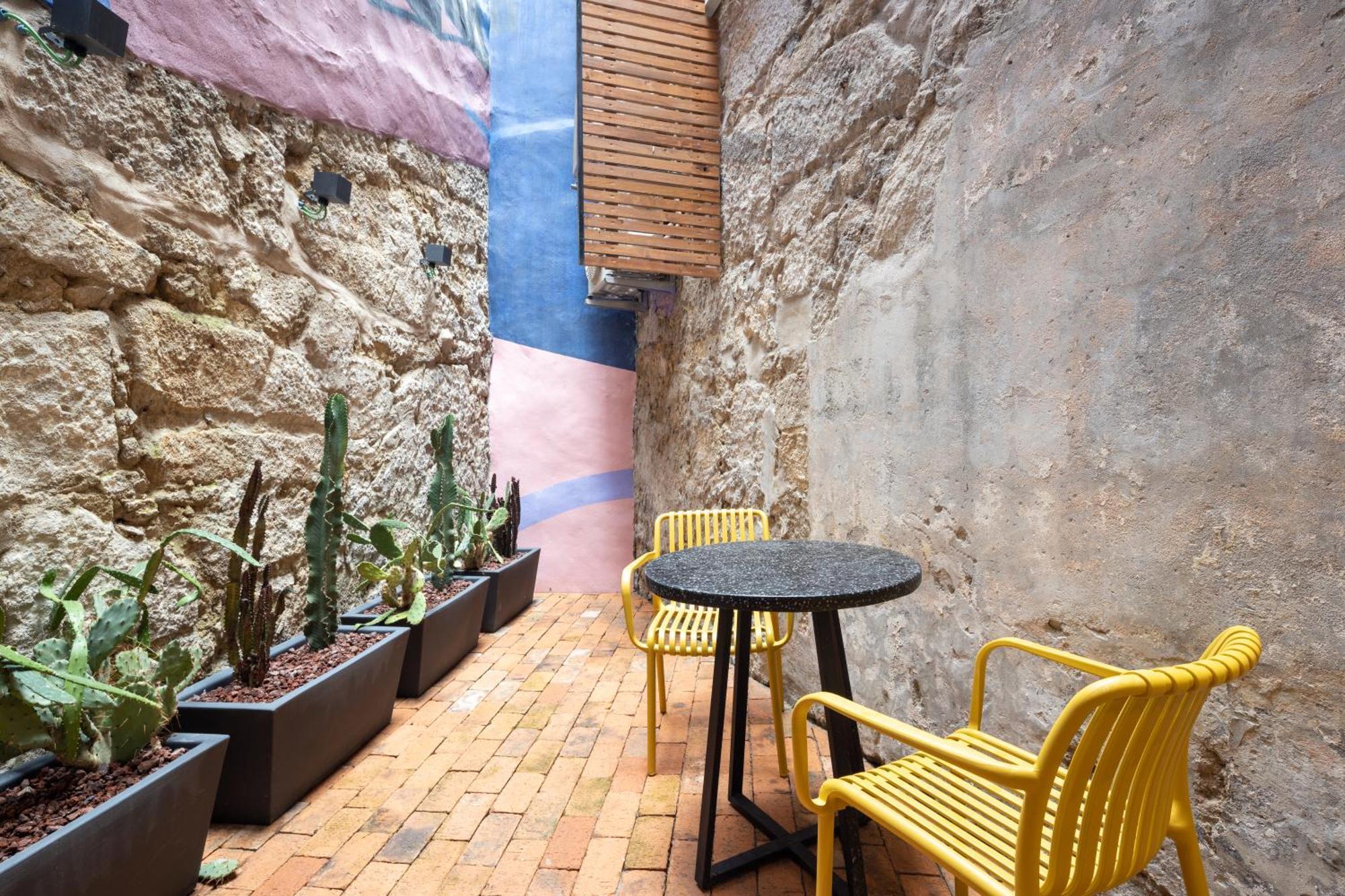 Utopian Hotel, A Charming Guesthouse Порто Екстериор снимка