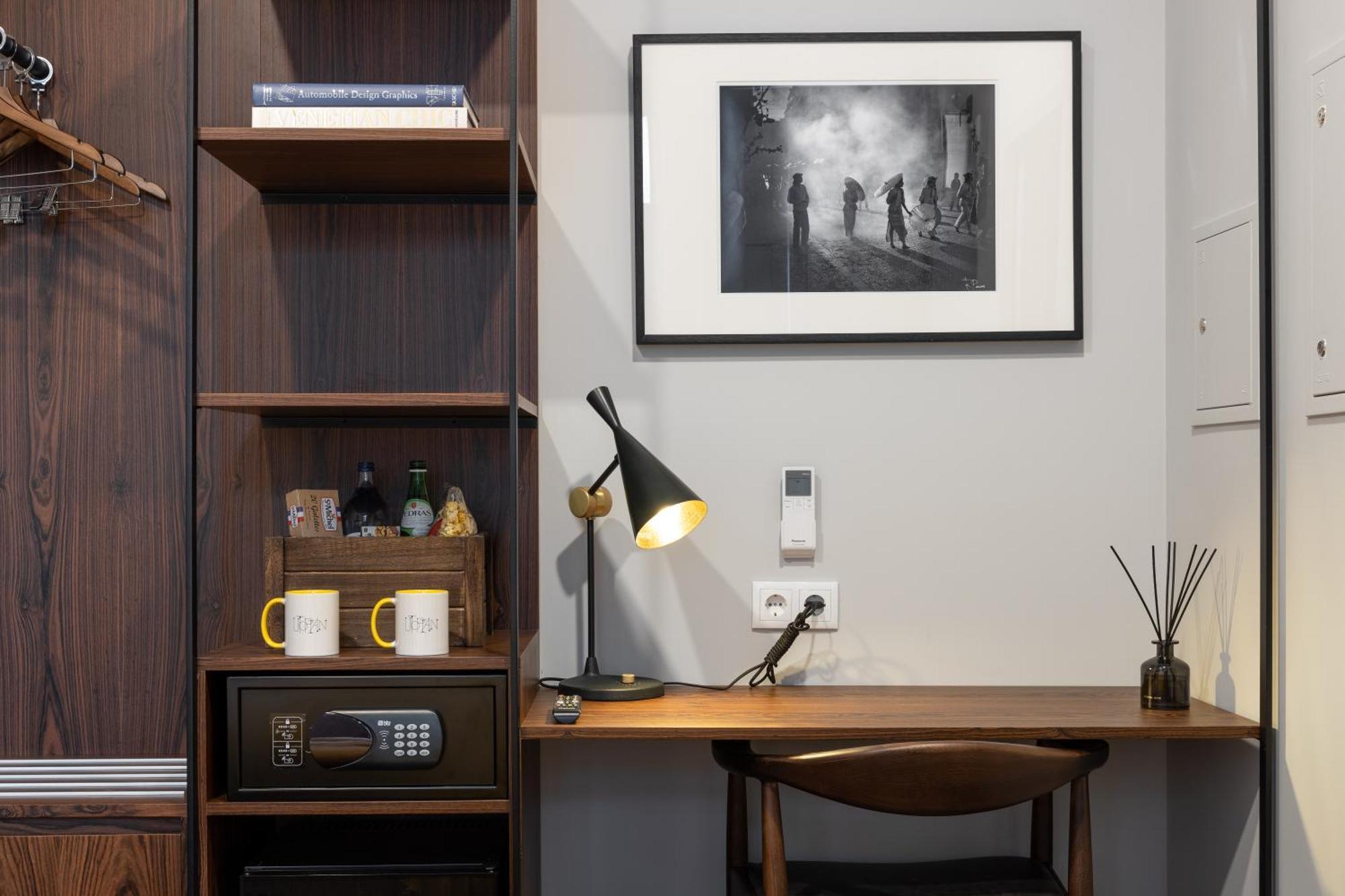 Utopian Hotel, A Charming Guesthouse Порто Екстериор снимка