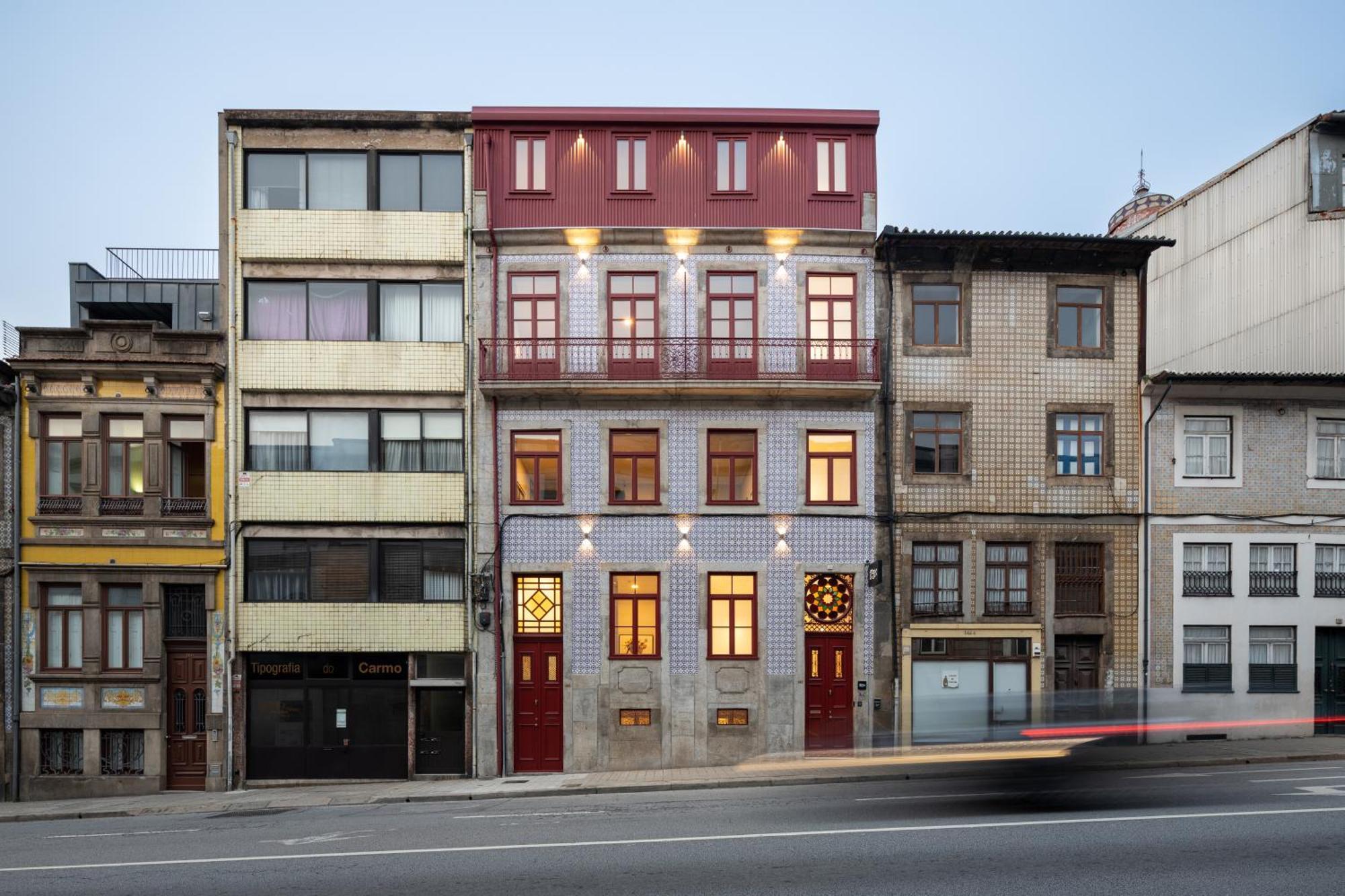 Utopian Hotel, A Charming Guesthouse Порто Екстериор снимка